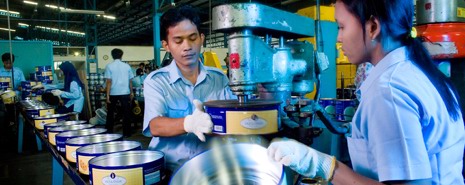 Berpengalaman dalam produksi dry food can Berpengalaman dalam produksi dry food can